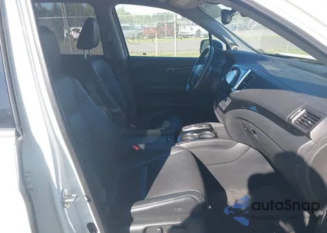 2016 Honda Pilot Elite z USA, uszkodzony, nr VIN 5FNYF6H07GB126330